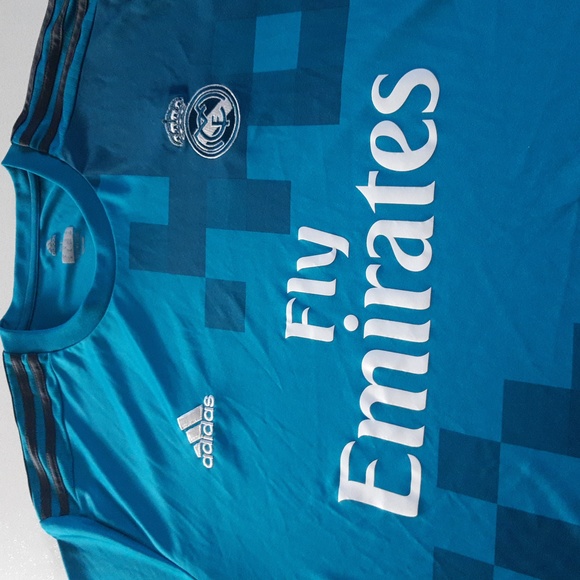 2017-18 Real Madrid Adidas Third Shirt - Picture 3 of 17